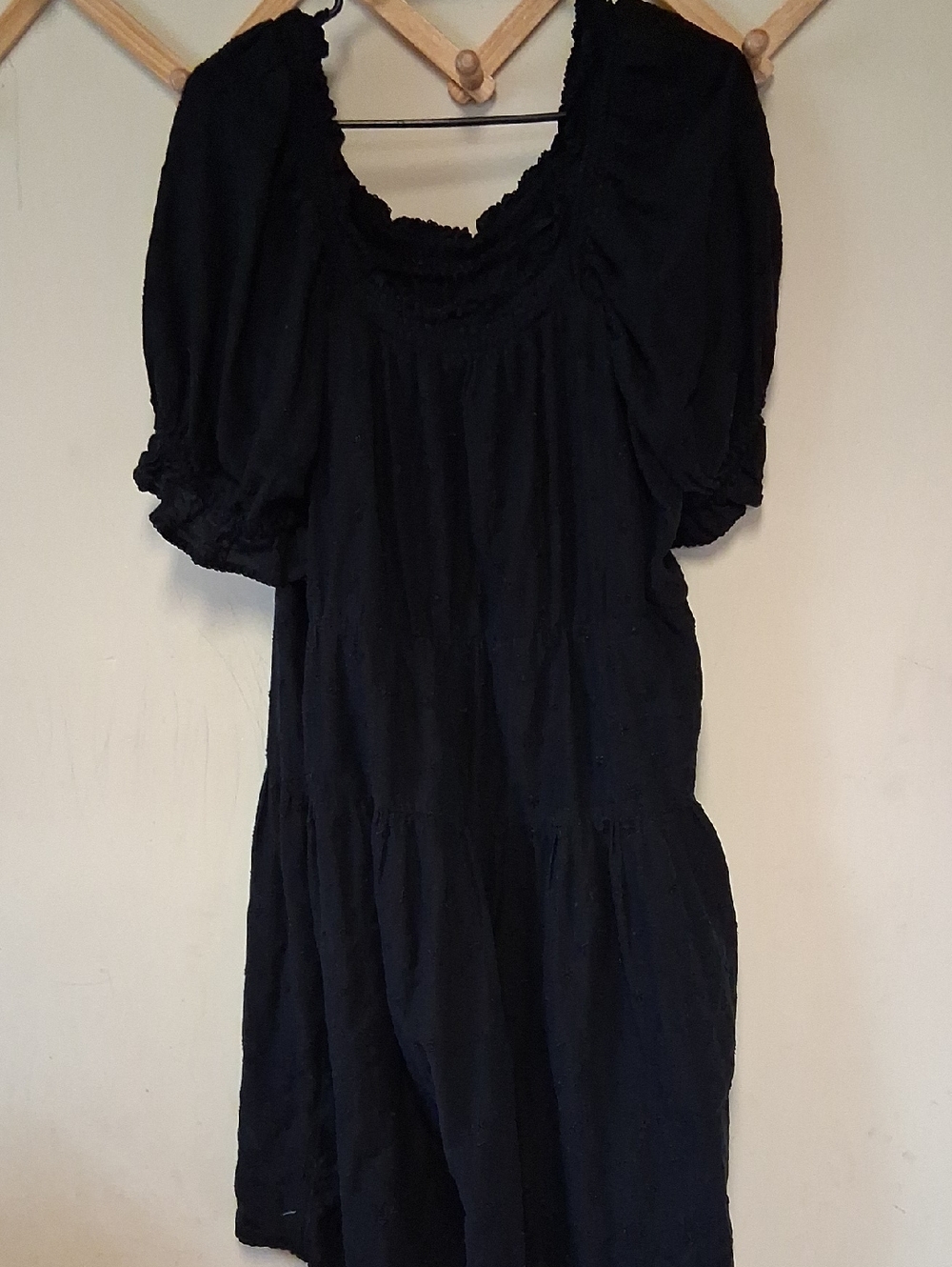 Old Navy Black Eyelet Puff Sleeve Tiered Dress